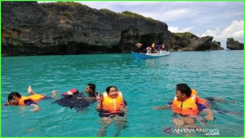 Top 10 Countries with Most Islands; Indonesia Ranks 6th